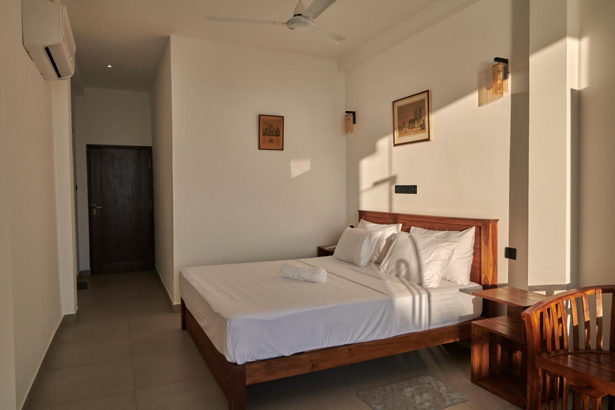 Kings Bay Beach Resort Galle Exteriör bild