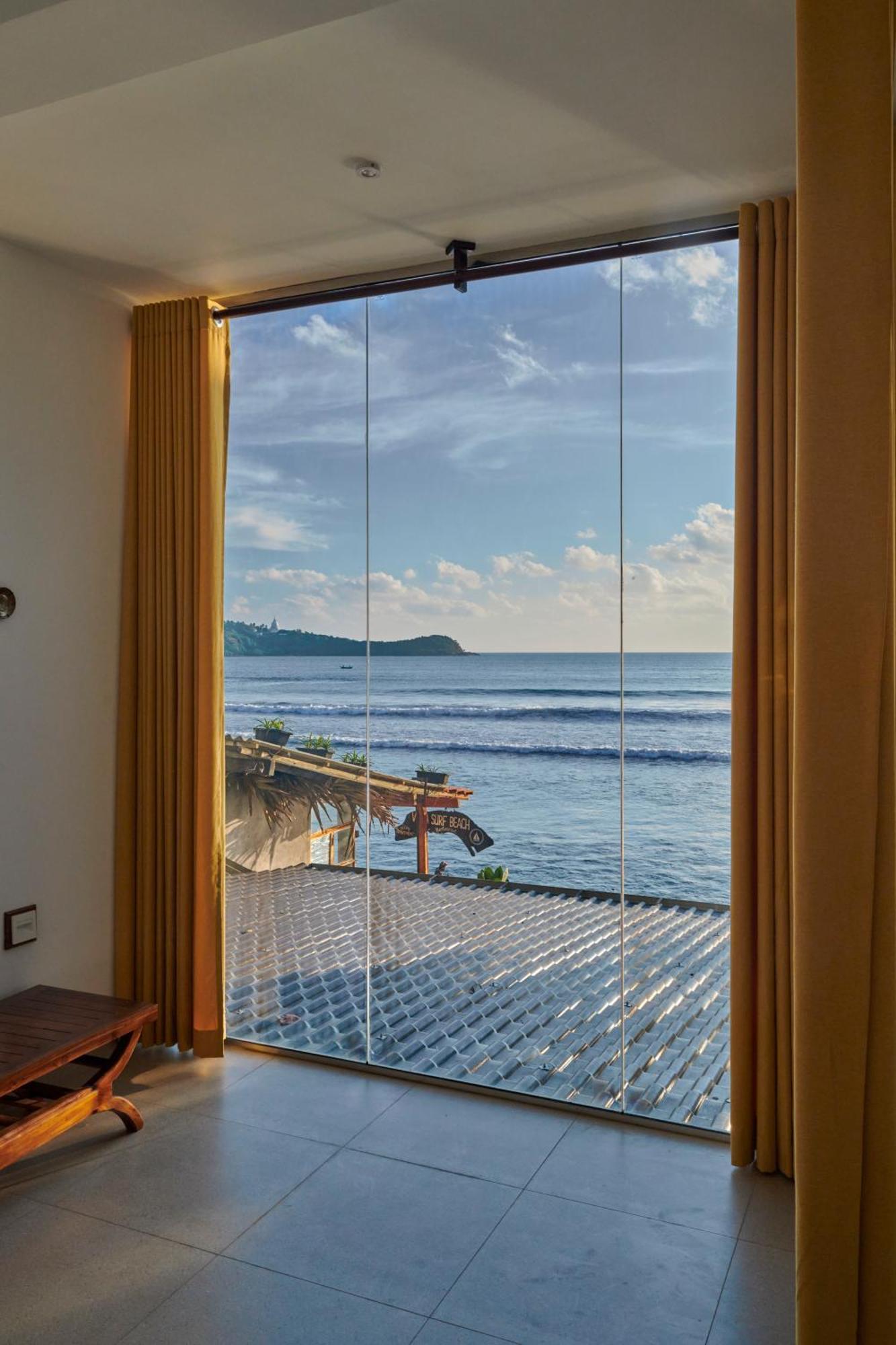 Kings Bay Beach Resort Galle Exteriör bild